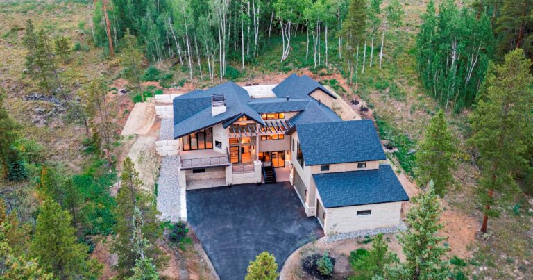 2035 Highlands Dr