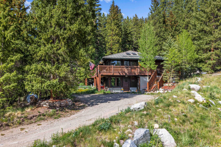 202 Doris Dr