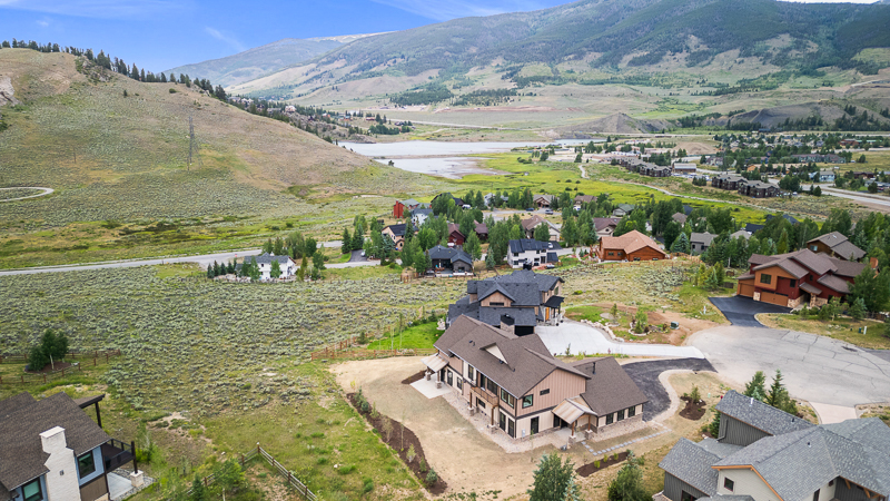 101 Mule Deer Court