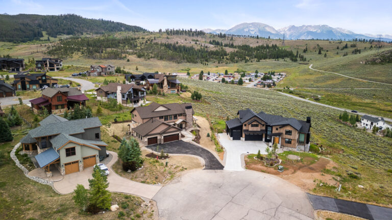 101 Mule Deer Court