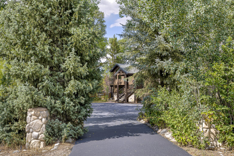 1280 Mesa Drive
