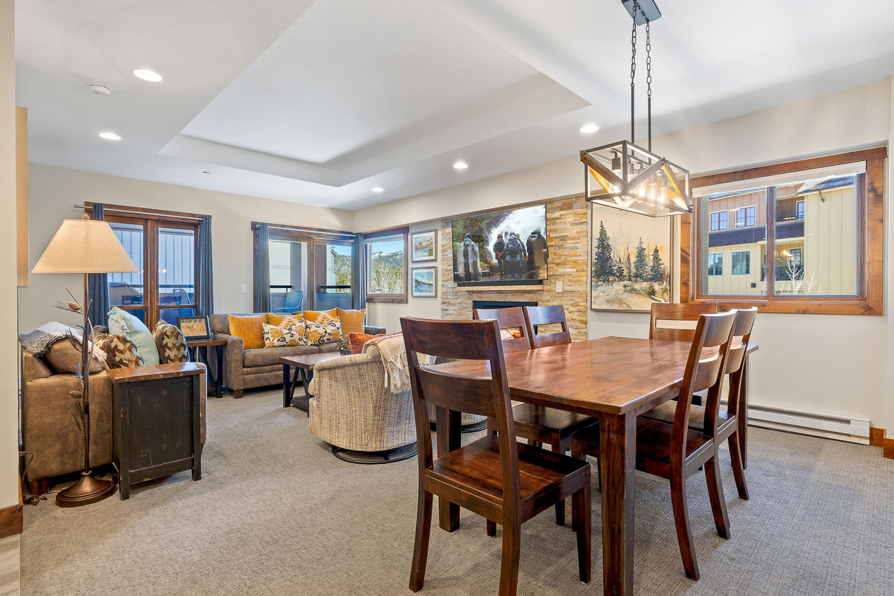 645 S Park Ave Unit 204