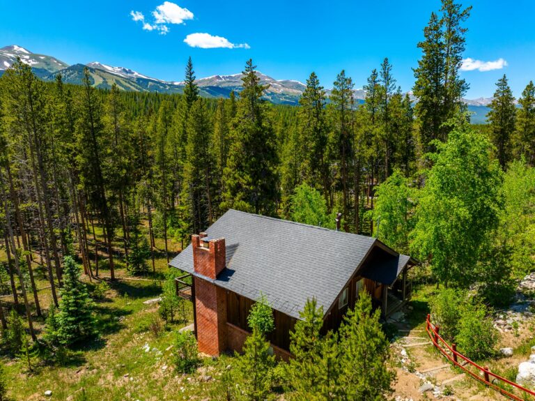 277 Wagon Road